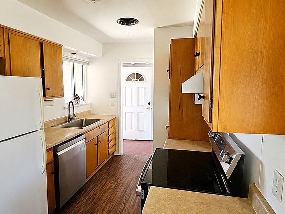 4th image of 825 Prairieview Dr