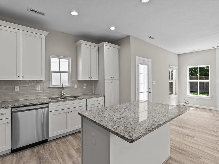 104 S Palm Ave — Photo 28