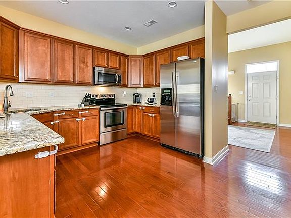 5th image of 111 Village Ct