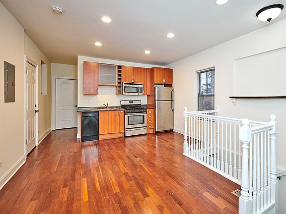 2nd image of 7208 N Wolcott Ave #1D