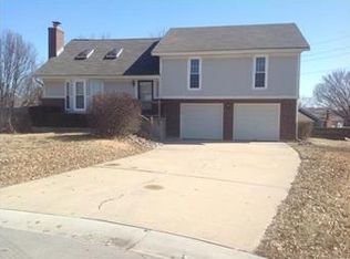 1103 NE Banner Dr, Lees Summit, MO 64086
