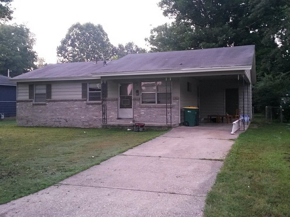 2nd image of 1108 Healy St
