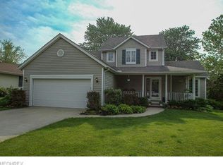 1126 Meadowbrook Dr, Amherst, OH 44001