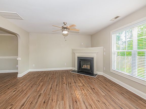4th image of 120 Braxman Ln