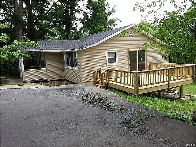 2 Crestwood Trl — Photo 11