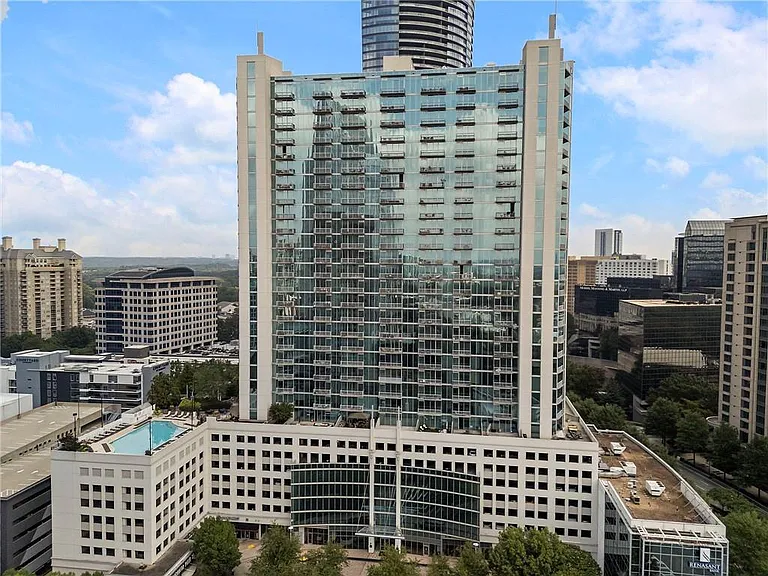 3324 Peachtree Rd NE #915 — Photo 31