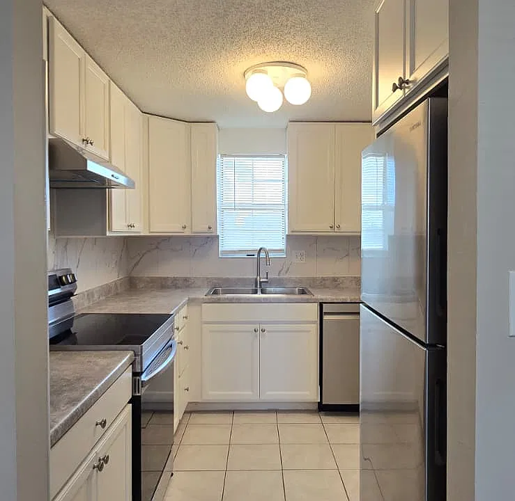 6340 Providence Cir #202