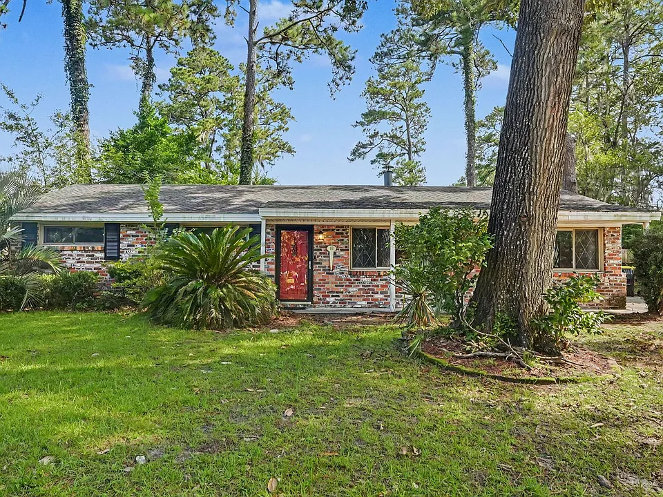 18 Silverstone Cir