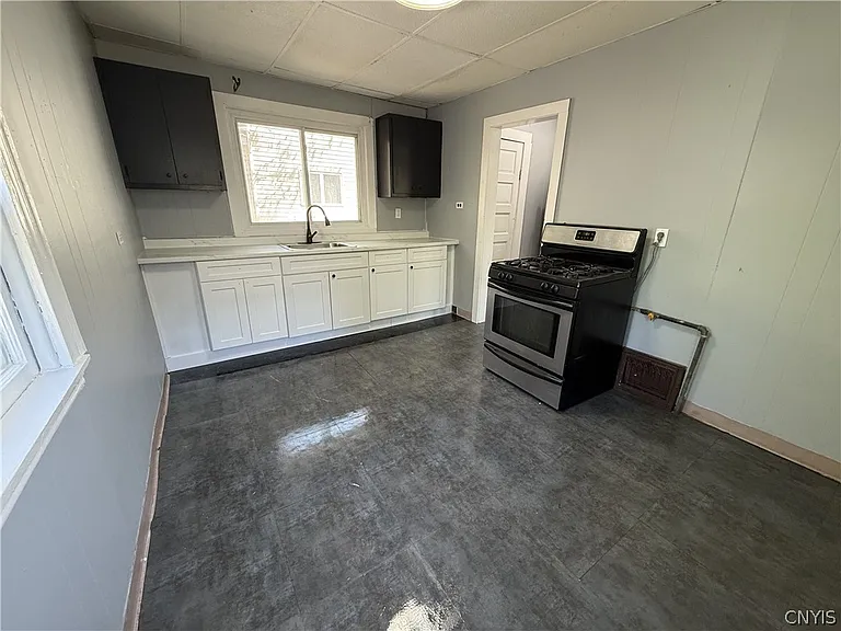 154 Seeley Ave — Photo 14