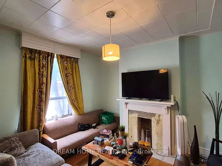 364 Harbord St — Photo 4