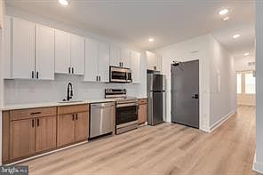 1st image of 1634 W Susquehanna Ave #2