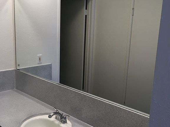 3rd image of 475 E 600 S APT 10B