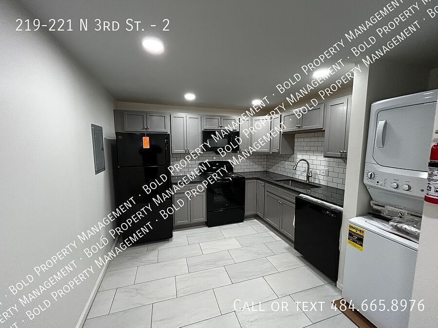 1st image of 219-221 N 3rd Ave #2