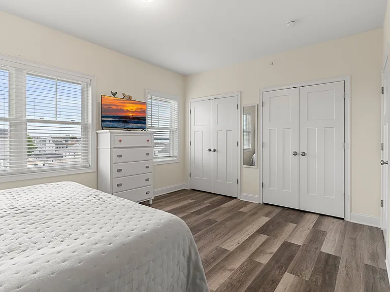 128 Ashworth Ave #309 — Photo 11