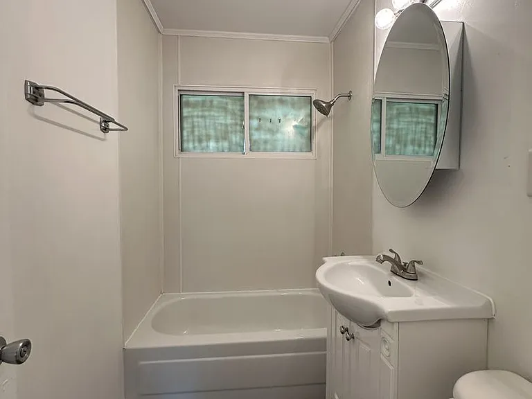 3114 W Devon Rd — Photo 9