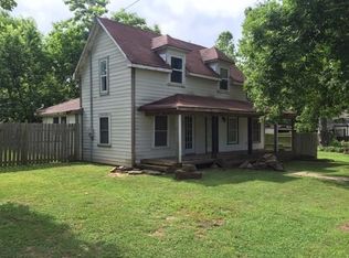 402 N West Ave, Lincoln, AR 72744