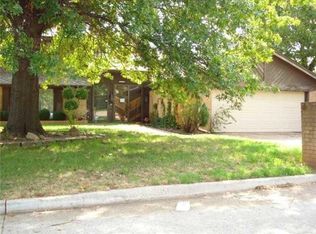 9316 Lansbrook Ln, Oklahoma City, OK 73132