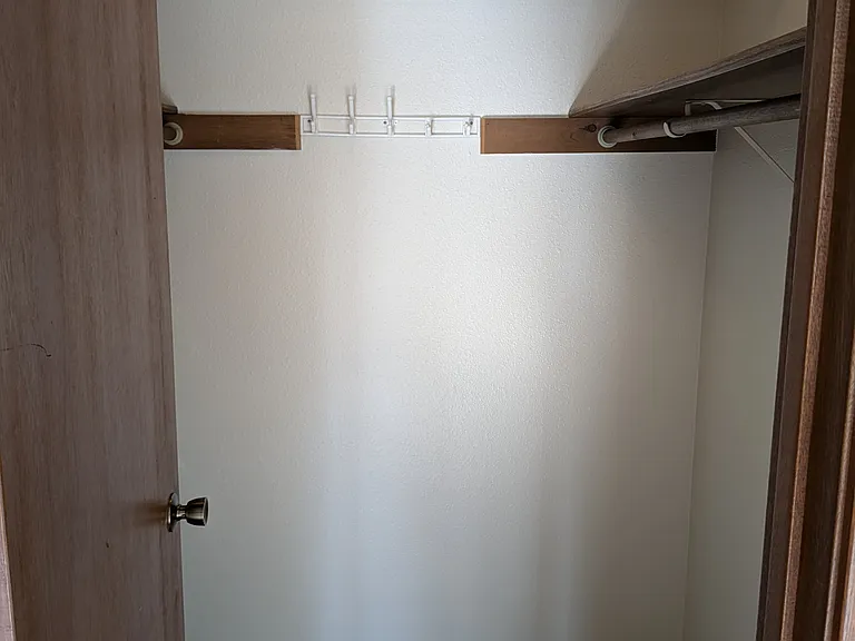 Main Bedroom Walk-in Closet