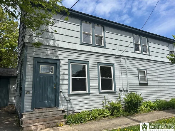18 Cleveland Ave, Fredonia, NY 14063