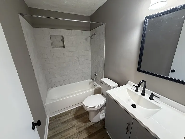 905 Blue Ridge Dr #B — Photo 8