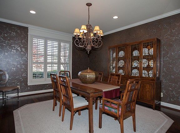 Elegant formal dining room