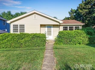 3S419 Rockwell St, Warrenville, IL 60555