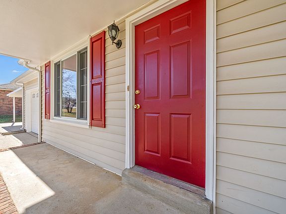 5th image of 310 Kelsey Dr