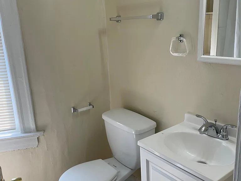 1226 N 33rd St #3 — Photo 15
