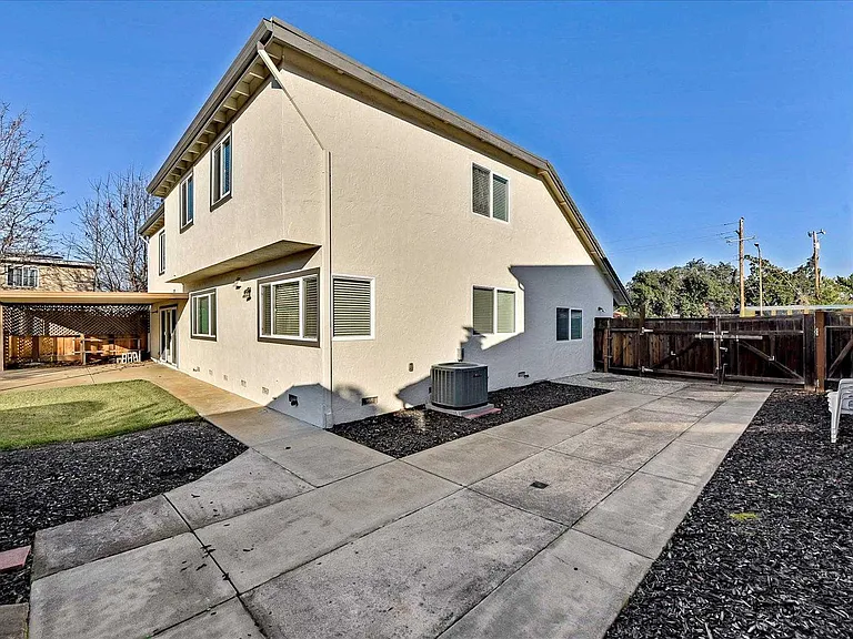 6429 McAbee Rd — Photo 32