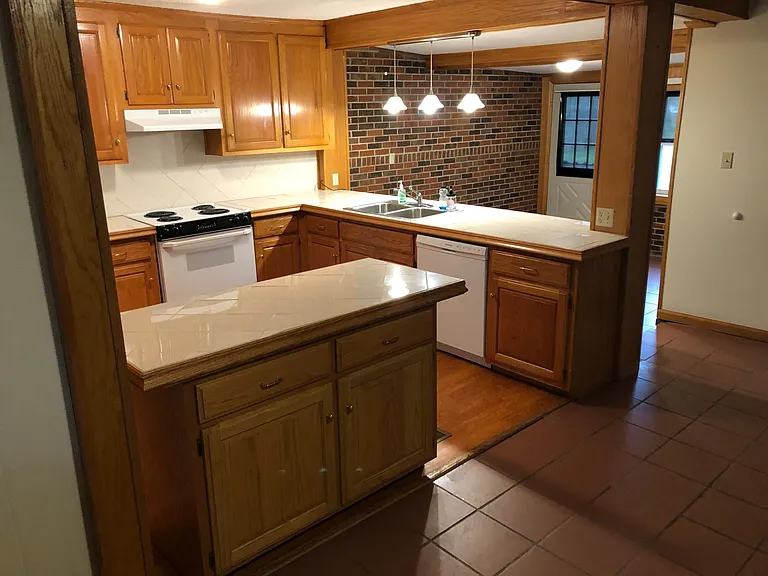 120 Womack Ave — Photo 12