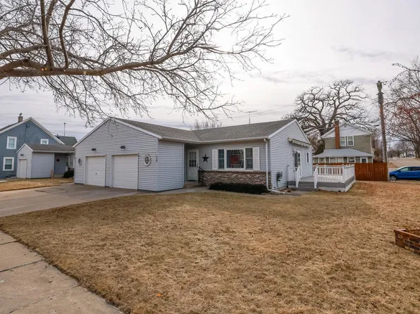 225 N Washington St, Lake City, MN 55041