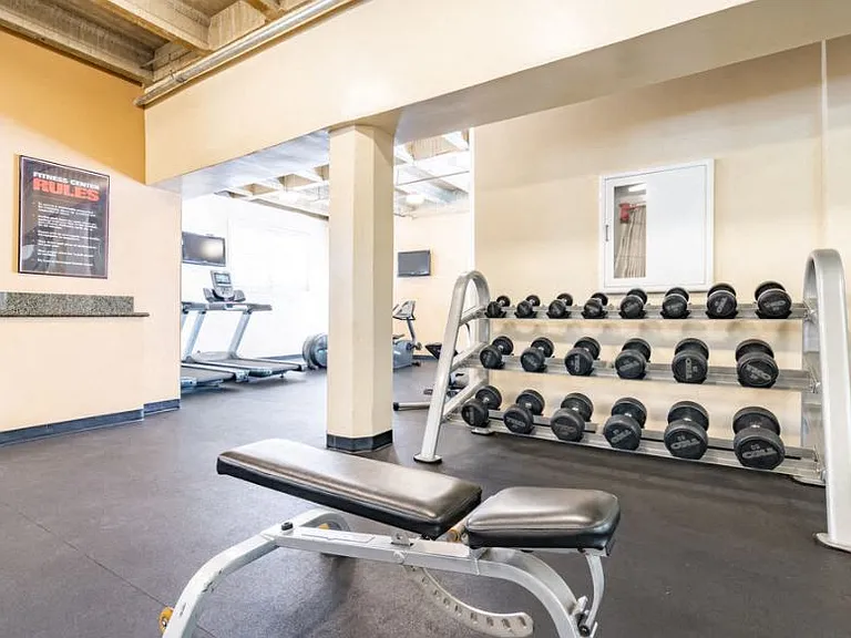 Lindbrook Manor Apartments gym
