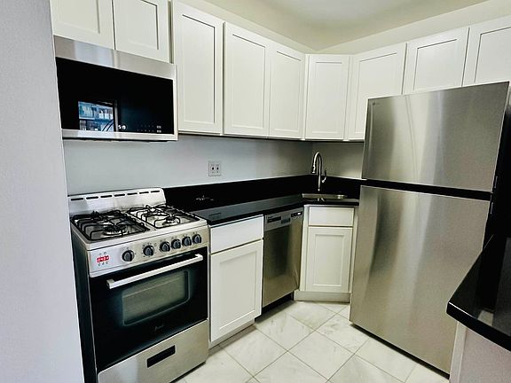 2nd image of 305 E 95th St APT 6E