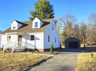 14 Bluemer Rd, Southampton, MA 01073