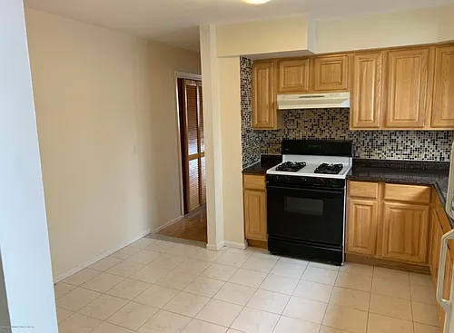 165 Slater Blvd Photo 1