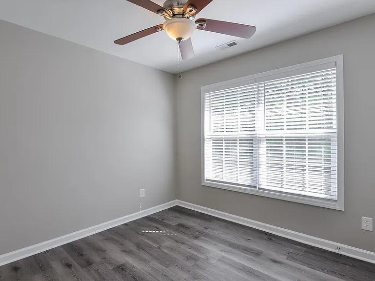 717 Hay River St — Photo 14