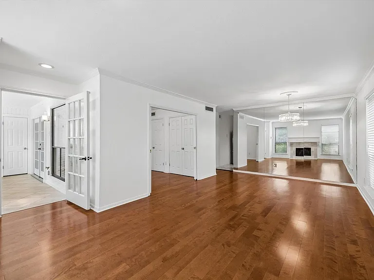 1601 S Shepherd Dr #172 — Photo 7