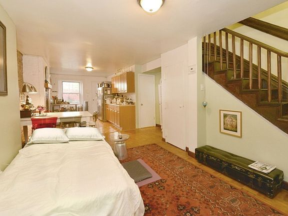 2nd image of 269 W 132nd St