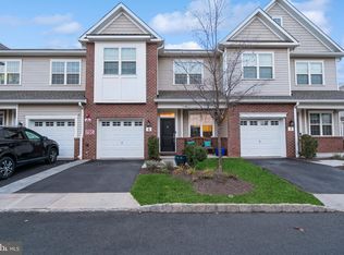 5 Cannon Dr, Pennington, NJ 08534