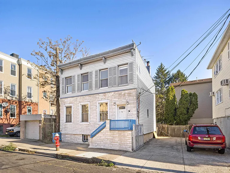 36 Perry St #2 — Photo 14