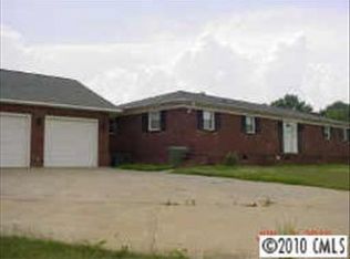 1004 Edgewood Rd, Bessemer City, NC 28016