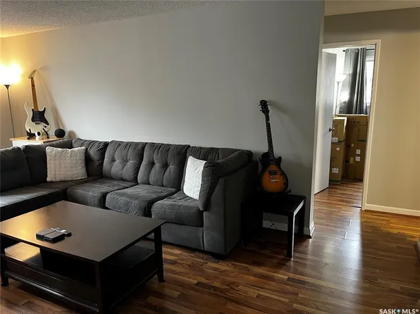 UNIT 52-1 Columbia DRIVE, Saskatoon, SK S7K 1E3
