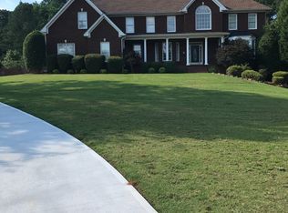 375 Emerald Lake Dr, Fayetteville, GA 30215