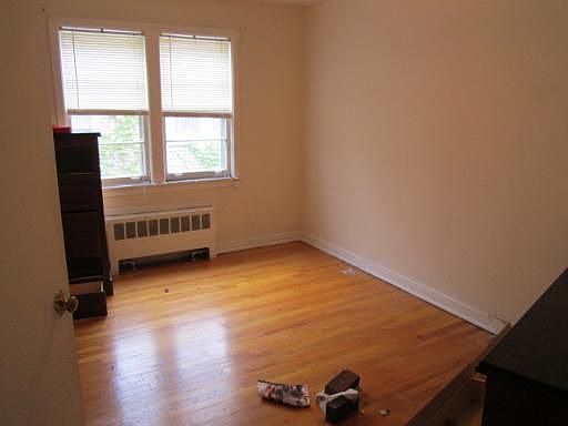 4th image of 2307 W Morse Ave #2E