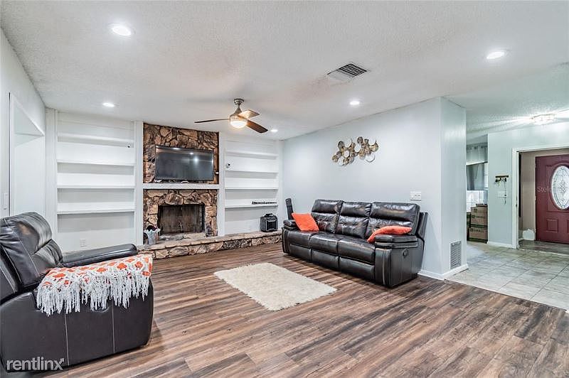 1st image of 14604 Oak Vine Dr