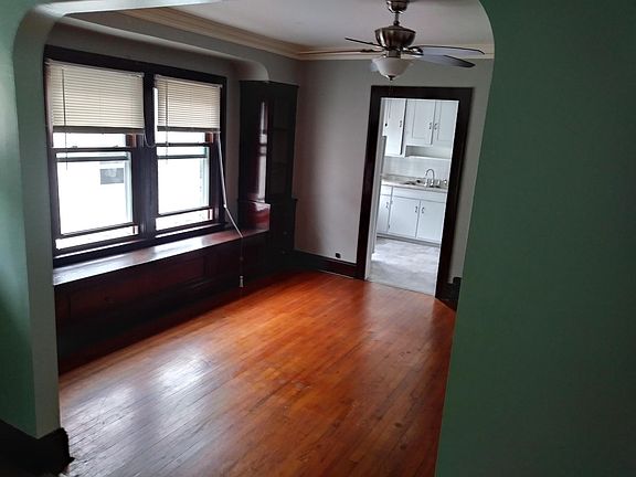 5th image of 3587 W 120th St