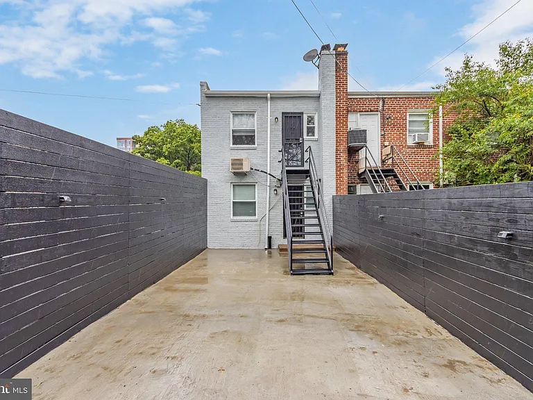 1723 Gales Pl NE #2 — Photo 6