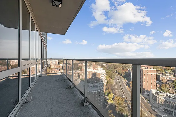 Sold by R New York | media 3