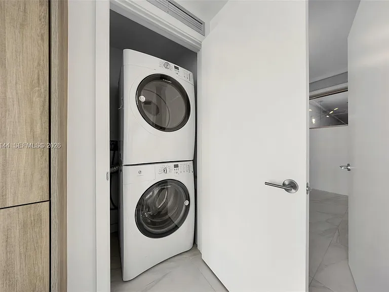 2900 NE 7th Ave #1806 — Photo 9