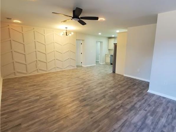 1202 Love St
